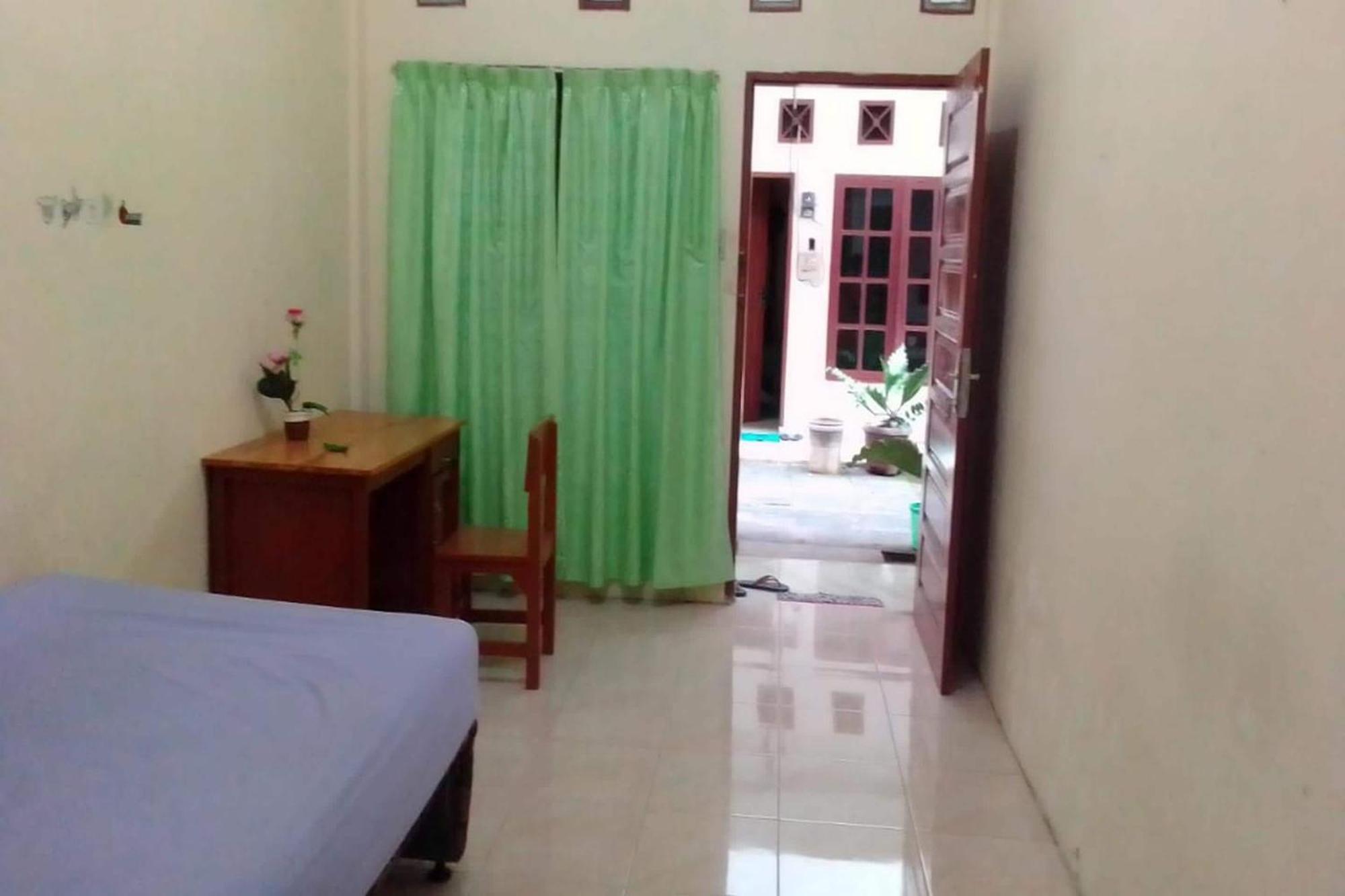 Spot On 93851 Fermansio 1 Hotel Medan